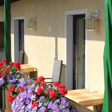 Gastehaus Regenbogen بيت ضيافة