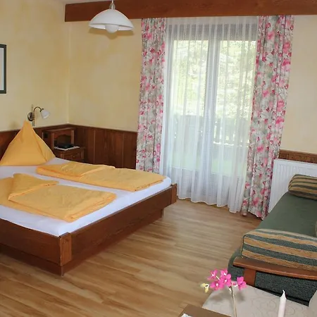 Gästehaus Regenbogen Sankt Georgen im Attergau